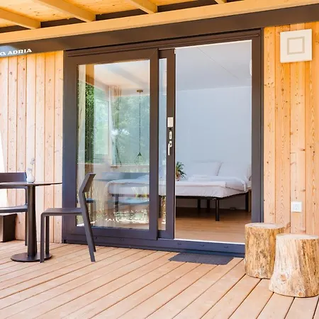 אתר קמפינג Mobile Homes Casapini In Fkk Solaris פורץ